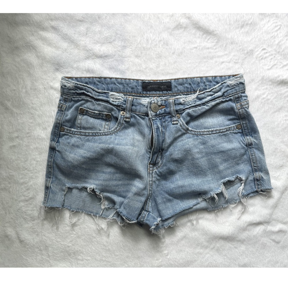 Aeropostale Womens Distressed Denim Shorts Light Wash Frayed Hem Size 4 Regular